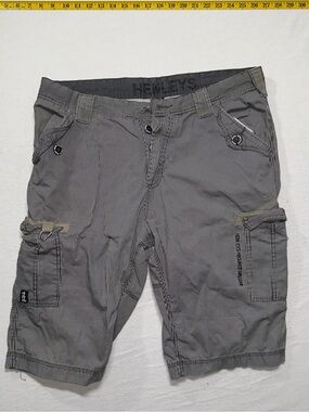 Henleys vintage y2k Men’s Gray Pinstripe Cargo Shorts